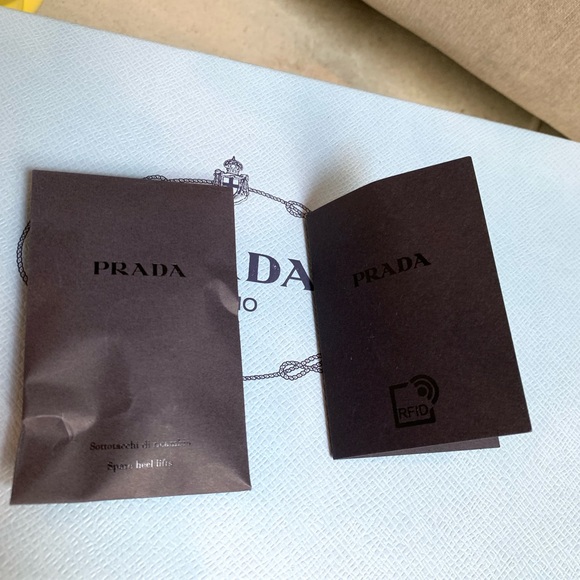 PRADA - Picture 12 of 16